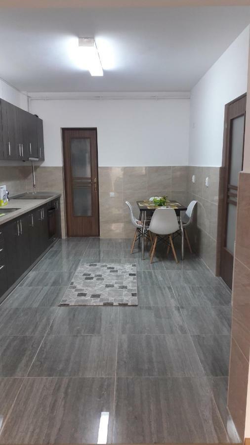 Travel Homzzz Apartments Targu Mures Exterior photo