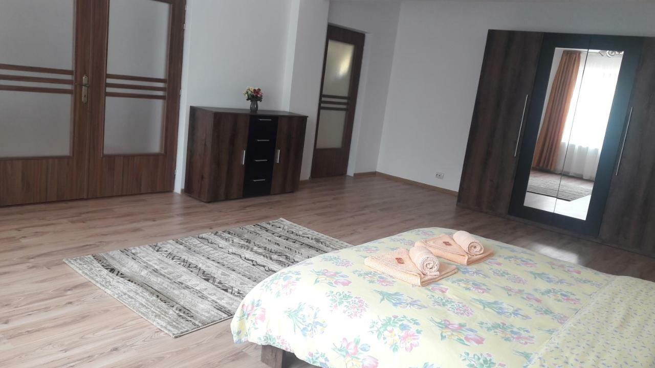 Travel Homzzz Apartments Targu Mures Exterior photo