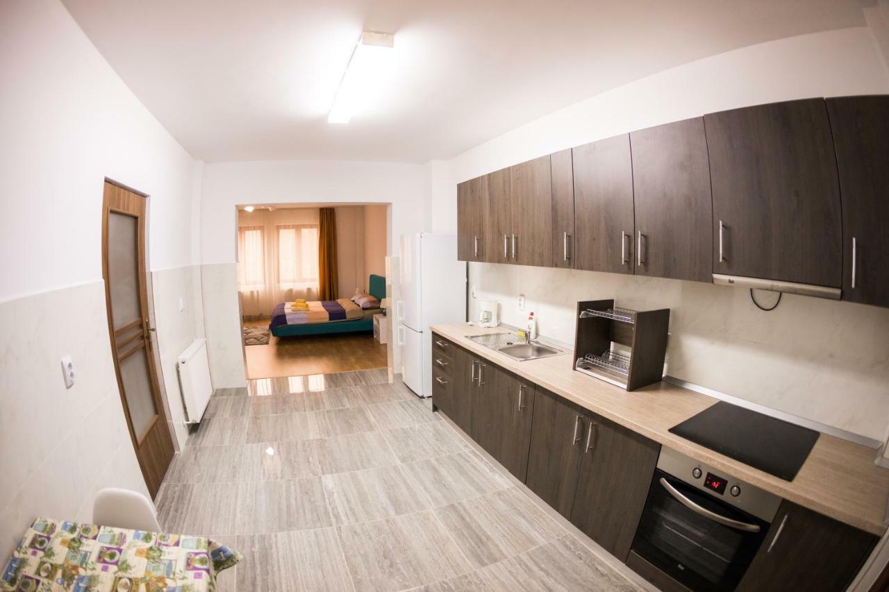 Travel Homzzz Apartments Targu Mures Exterior photo