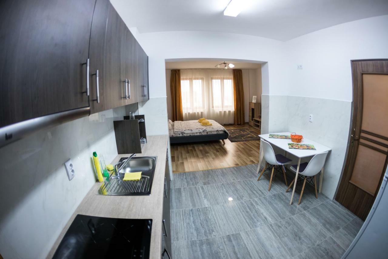 Travel Homzzz Apartments Targu Mures Exterior photo