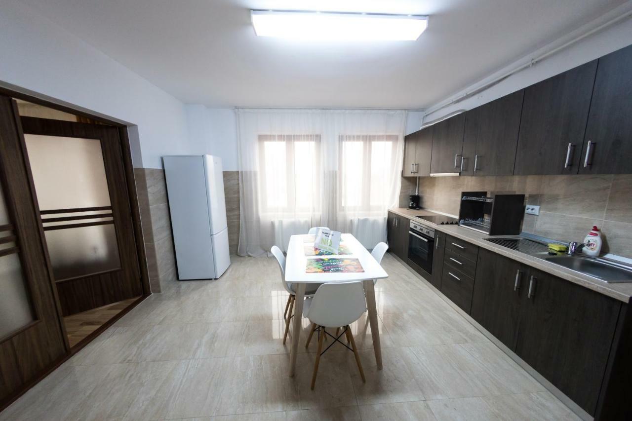Travel Homzzz Apartments Targu Mures Exterior photo